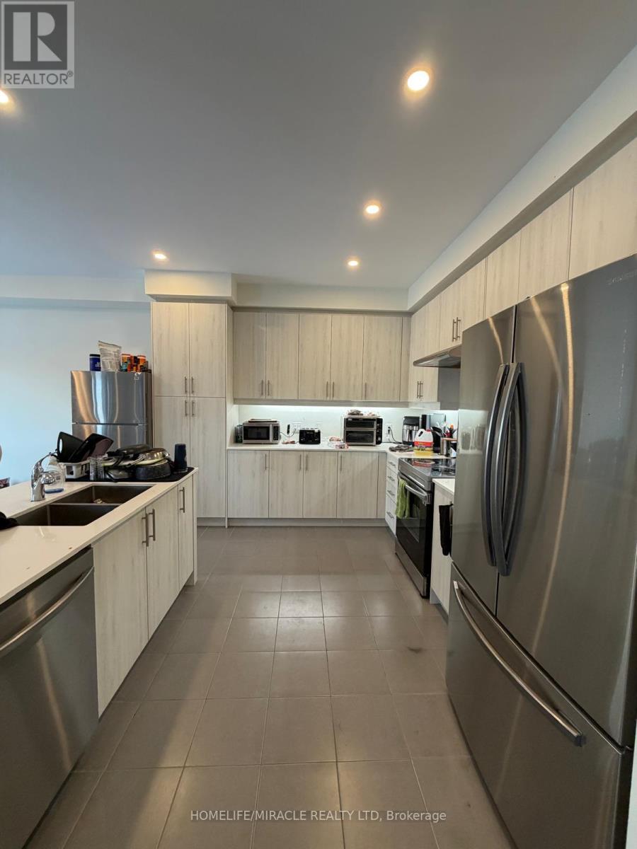 60 Oakmont Drive, Loyalist, Ontario  K0H 1G0 - Photo 6 - X12637006