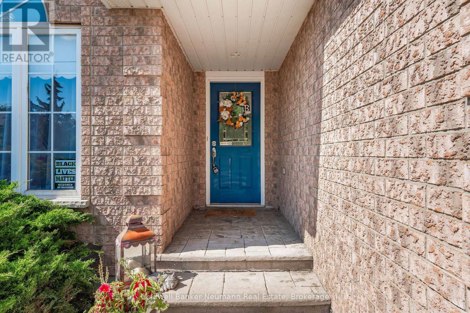 Upper - 18 Whittaker Court, Guelph, Ontario  N1C 1G1 - Photo 3 - X12637070