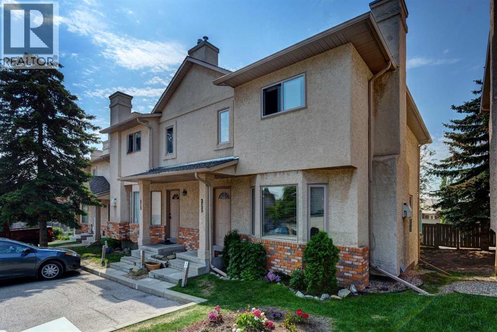211 Christie Park Mews Sw, Calgary, Alberta  T3H 3H2 - Photo 1 - A2230017