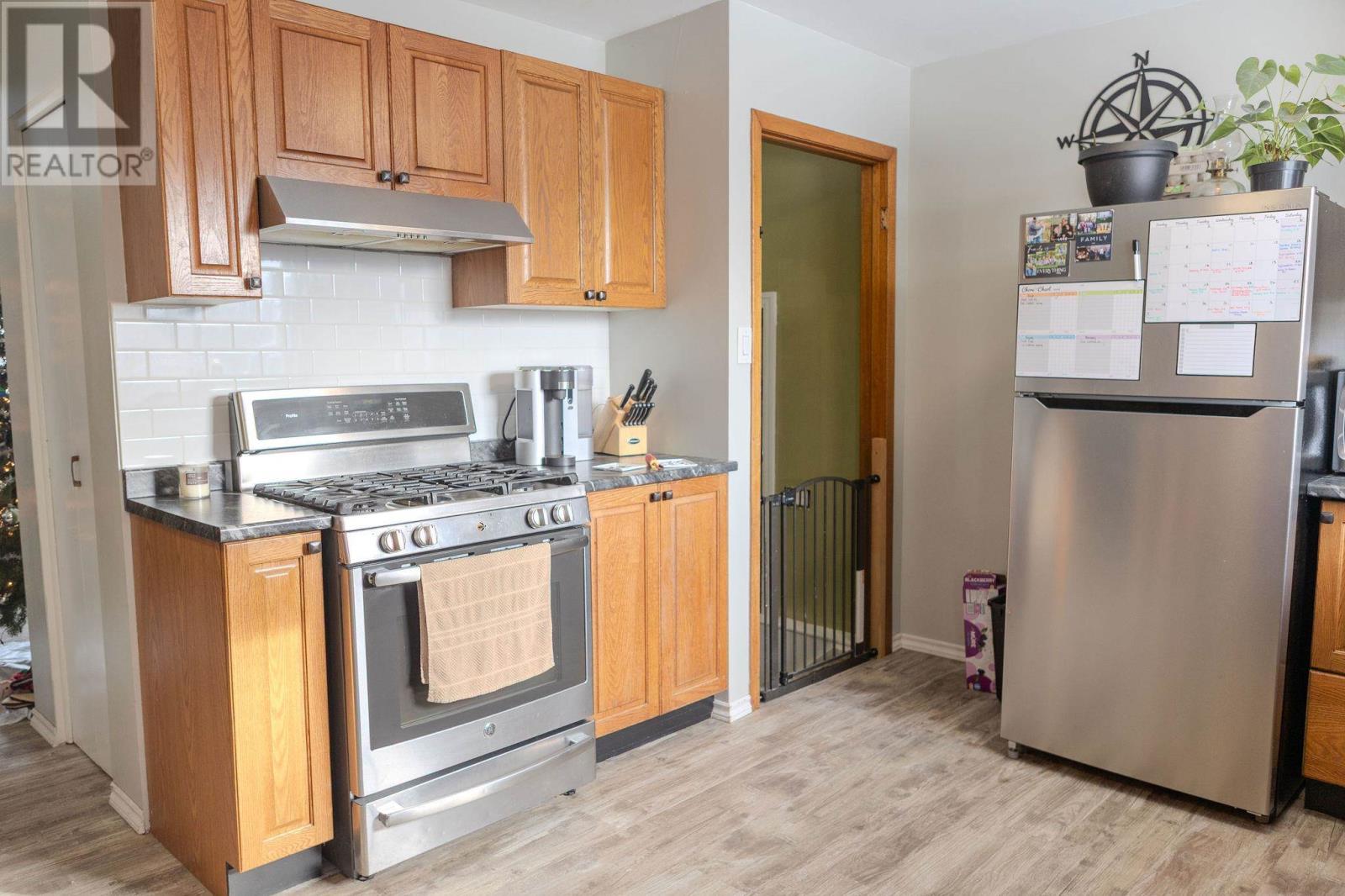 11 Kerr Dr, Sault Ste. Marie, Ontario  P6A 5H8 - Photo 9 - SM253494