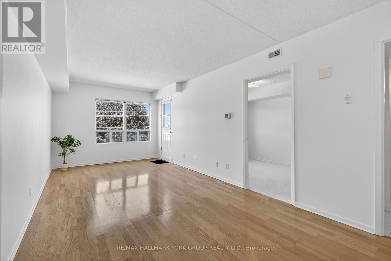 210 - 160 Wellington Street E, Aurora, Ontario  L4G 1J3 - Photo 17 - N12315207