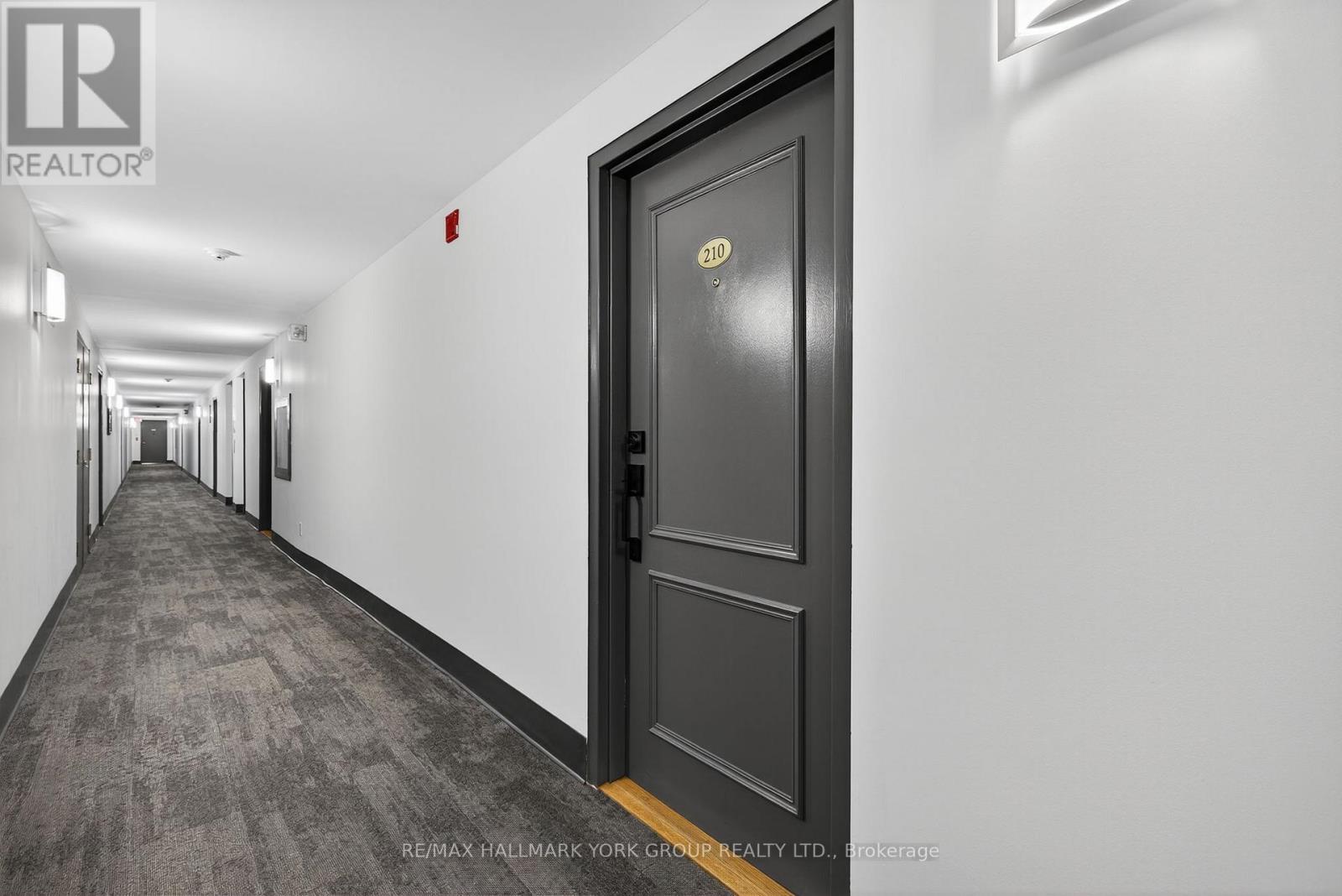 210 - 160 Wellington Street E, Aurora, Ontario  L4G 1J3 - Photo 40 - N12315207