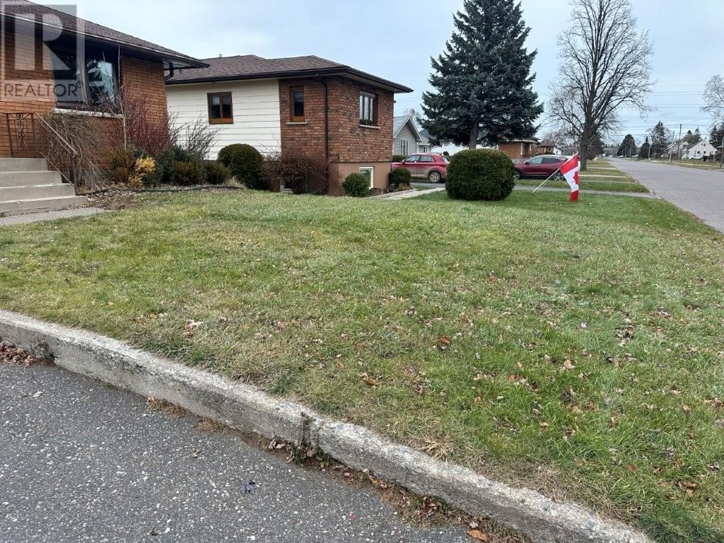 2637 Ridgeway Street E, Thunder Bay, Ontario  P7E 5K4 - Photo 2 - TB253669