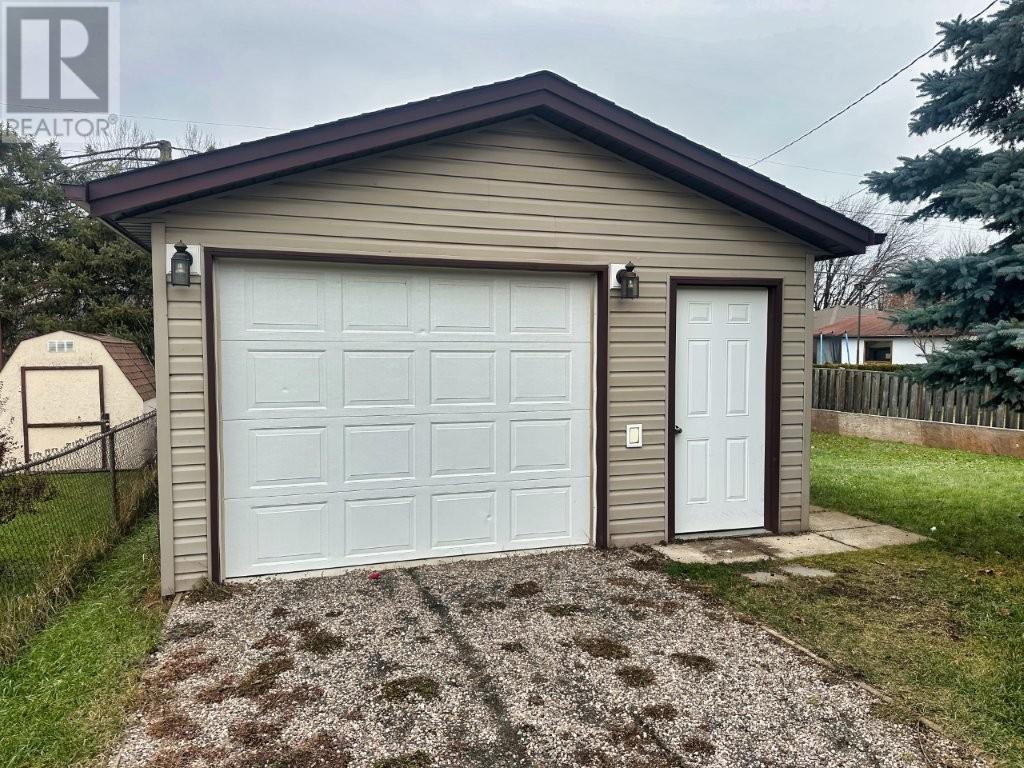 2637 Ridgeway Street E, Thunder Bay, Ontario  P7E 5K4 - Photo 44 - TB253669