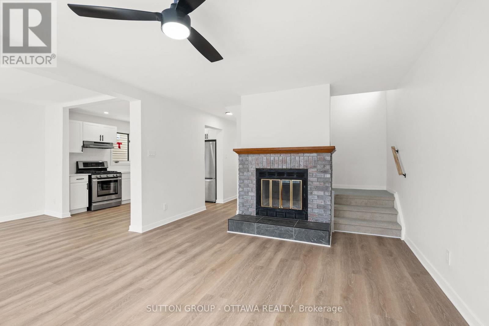 286 Mceachern Crescent, Ottawa, Ontario  K1E 3K3 - Photo 15 - X12637100