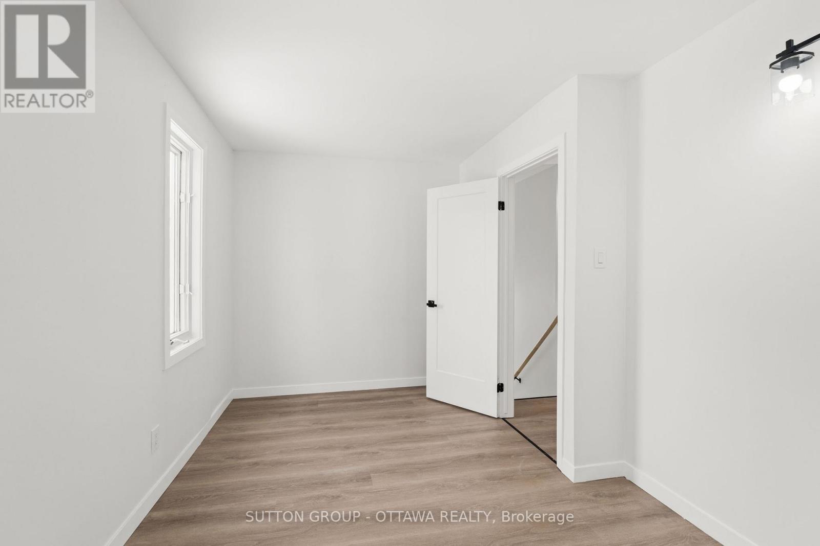 286 Mceachern Crescent, Ottawa, Ontario  K1E 3K3 - Photo 19 - X12637100