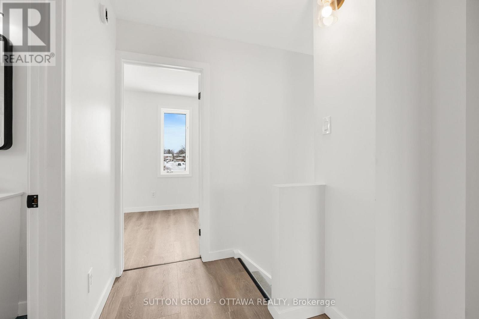 286 Mceachern Crescent, Ottawa, Ontario  K1E 3K3 - Photo 24 - X12637100