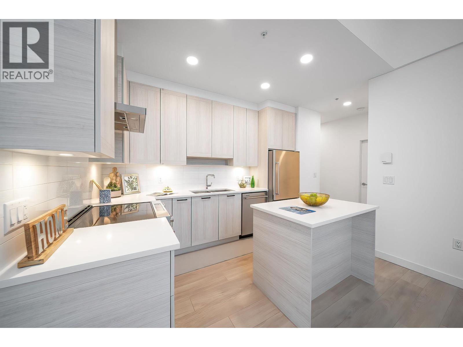 611 7169 14th Avenue, Burnaby, British Columbia  V3N 0H6 - Photo 13 - R3074109