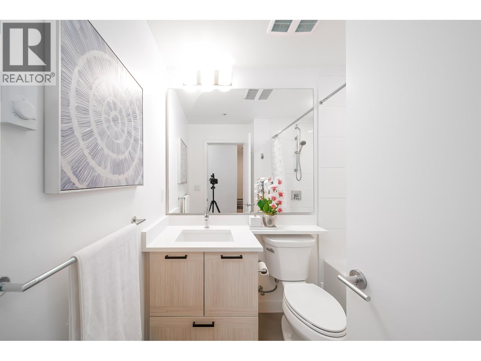 611 7169 14th Avenue, Burnaby, British Columbia  V3N 0H6 - Photo 15 - R3074109