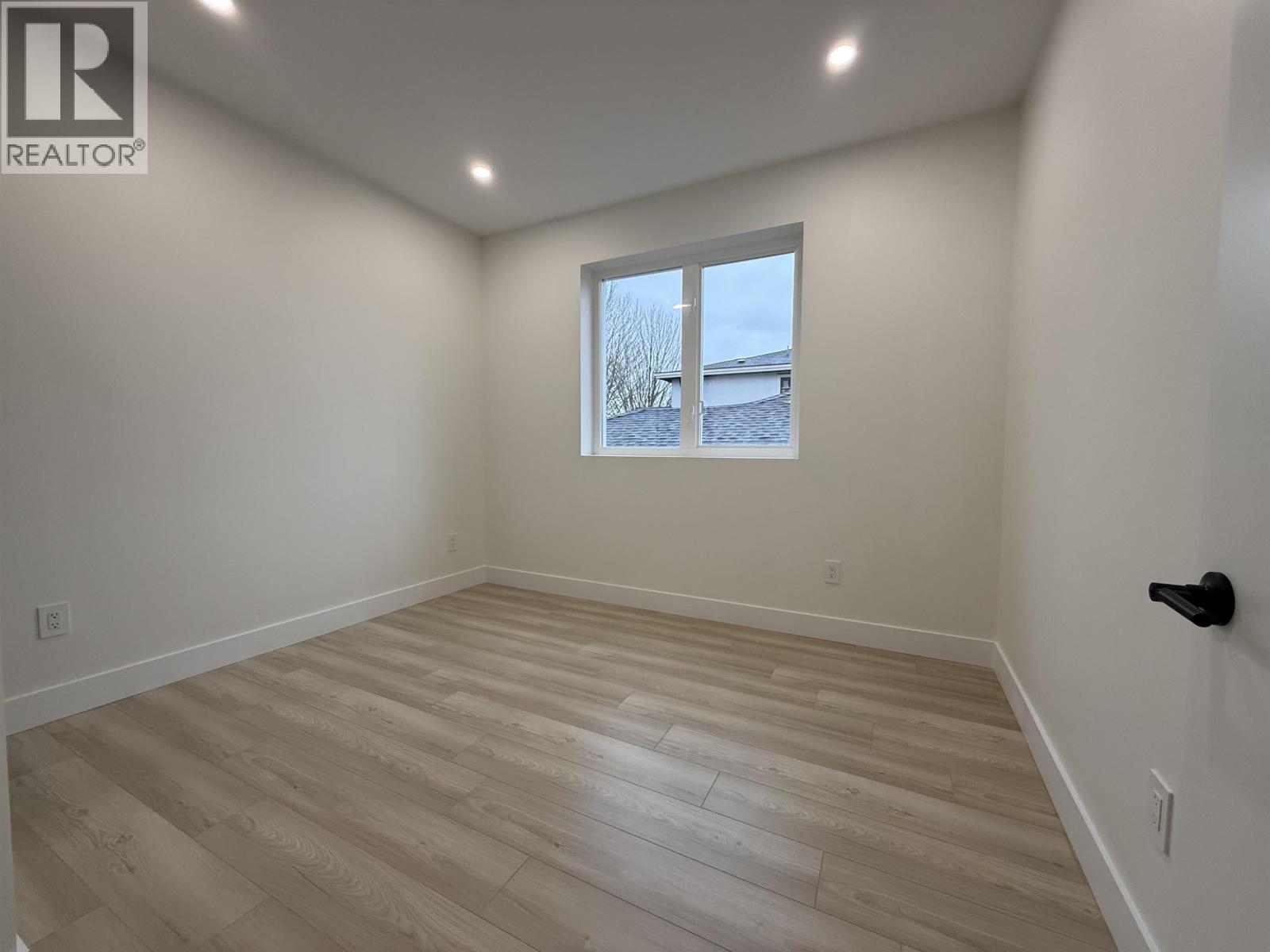 2 1577 E 58th Avenue, Vancouver, British Columbia V5P 2C1 - Photo 9 - R3074114