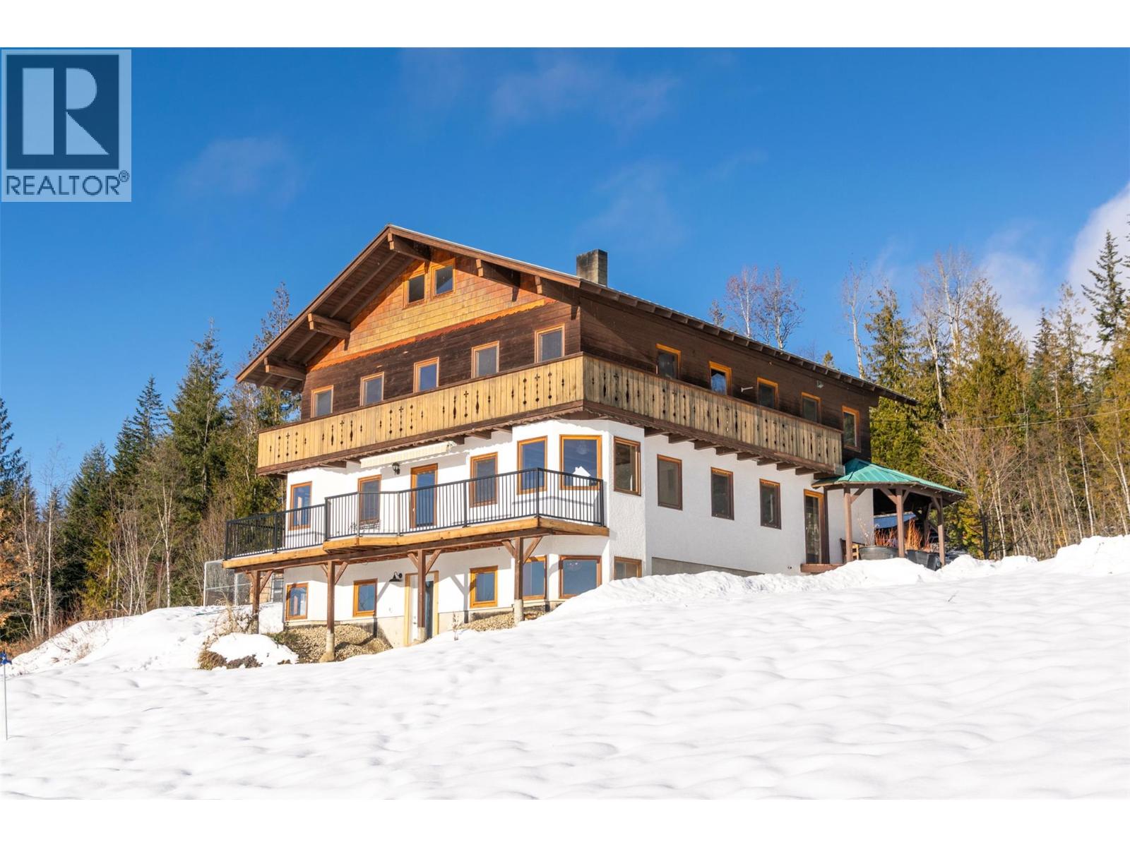 100 Lidstone Road, Salmon Arm, British Columbia