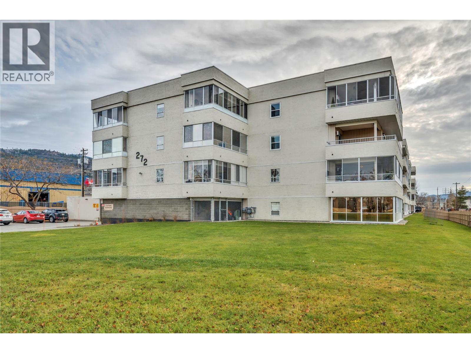 272 Green Avenue Unit# 402, Penticton, British Columbia V2A 3T2 - Photo 2 - 10371244