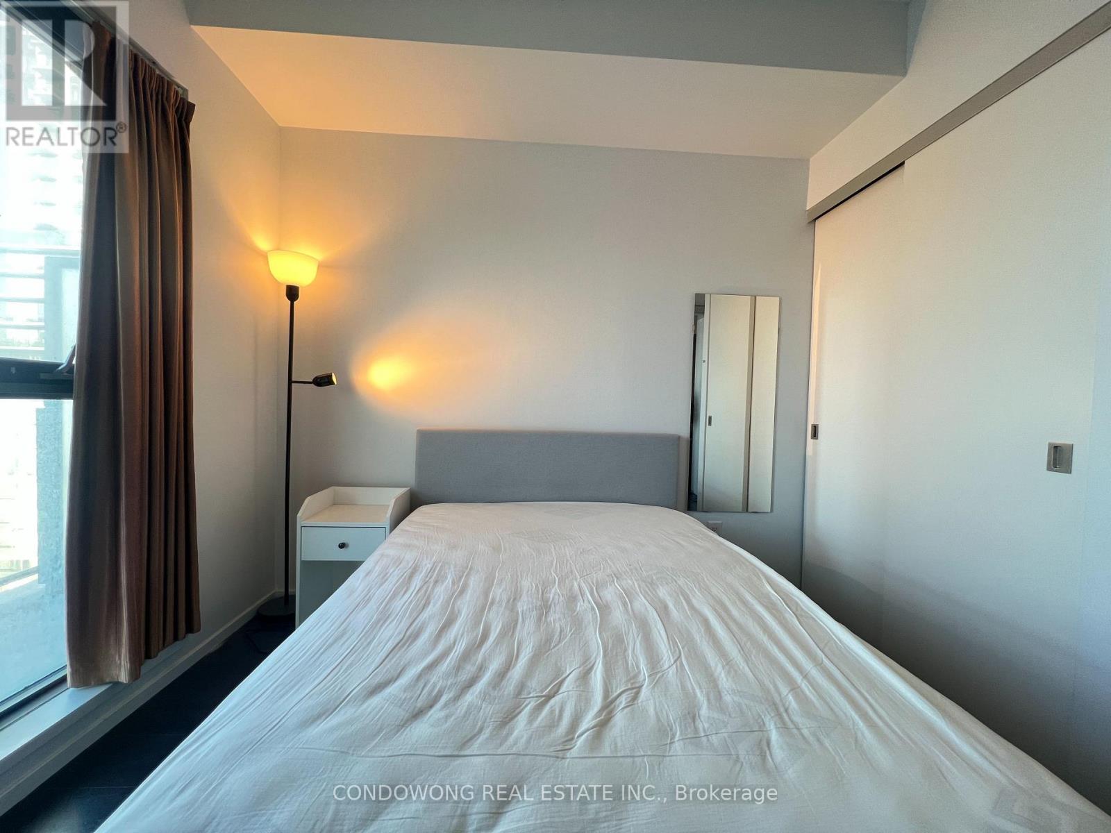 2208 - 159 Dundas Street E, Toronto, Ontario  M5B 0A9 - Photo 5 - C12637120