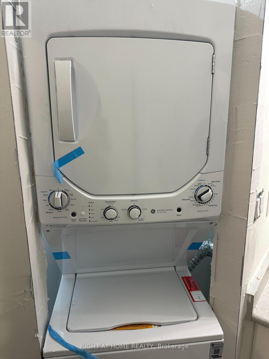 Main Floor - 5864 Delle Donne Drive, Mississauga, Ontario  L5M 7A3 - Photo 10 - W12525620