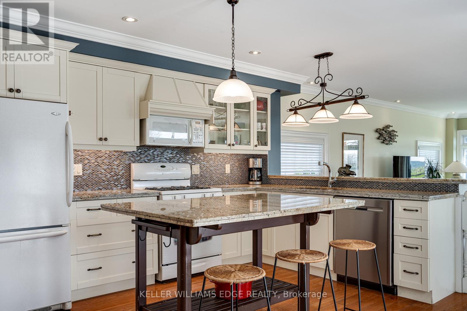 849 Beach Boulevard, Hamilton, Ontario  L8H 6Z5 - Photo 10 - X12631084