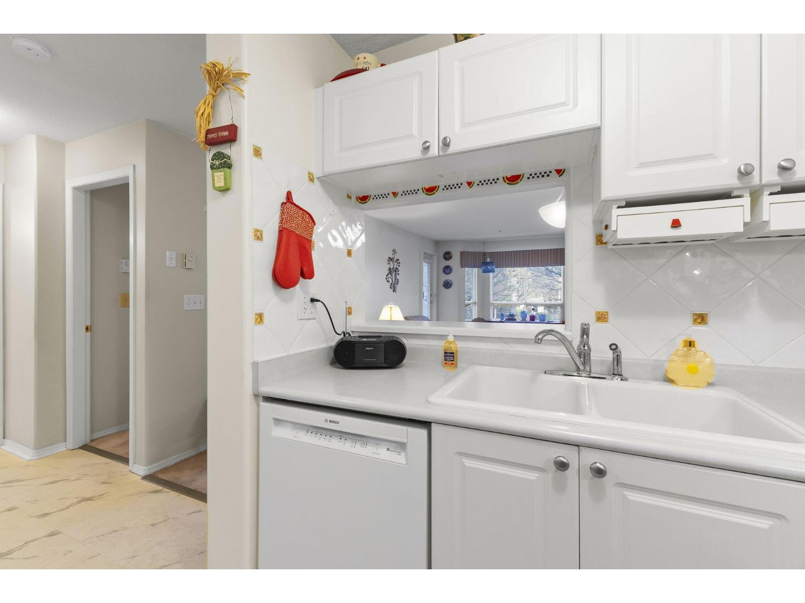 208 13475 96 Avenue, Surrey, British Columbia  V3V 1Y8 - Photo 15 - R3073532