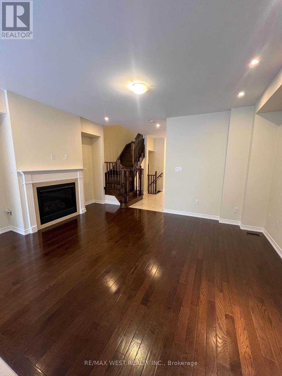 21 Spruce Pine Crescent, Vaughan, Ontario  L6A 0X7 - Photo 6 - N12637118