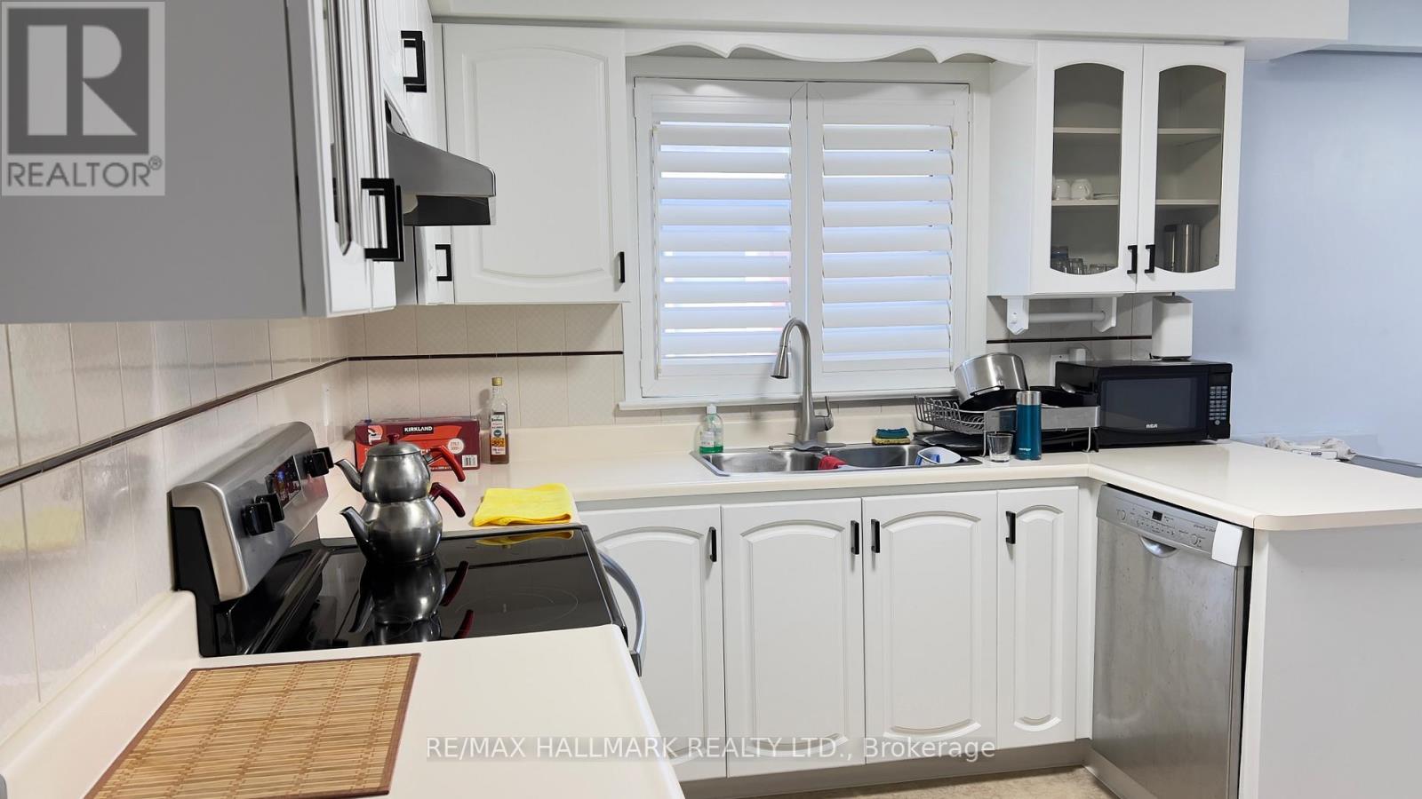 #main - 148 Derrydown Road S, Toronto, Ontario  M3J 1R8 - Photo 5 - W12637088