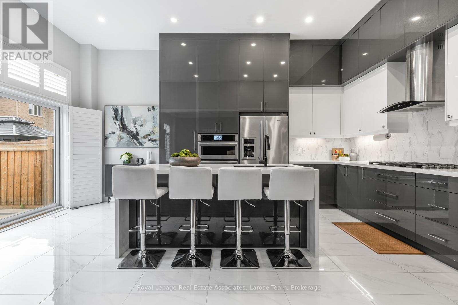 Main & 2nd Flr. - 26 Perdita Road, Brampton, Ontario  L6Y 6B3 - Photo 17 - W12637128