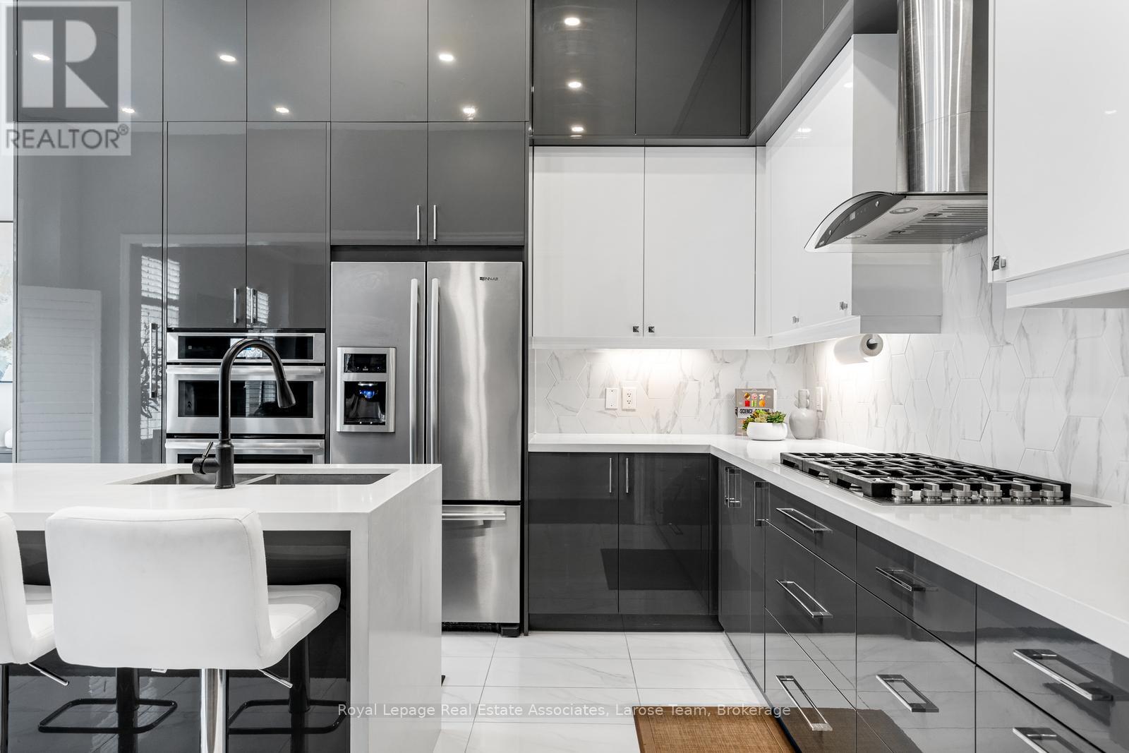 Main & 2nd Flr. - 26 Perdita Road, Brampton, Ontario  L6Y 6B3 - Photo 19 - W12637128