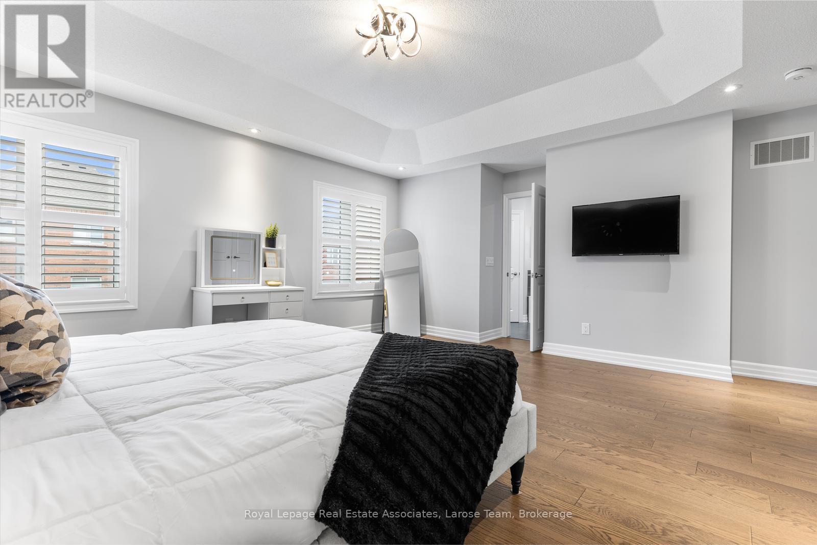 Main & 2nd Flr. - 26 Perdita Road, Brampton, Ontario  L6Y 6B3 - Photo 27 - W12637128