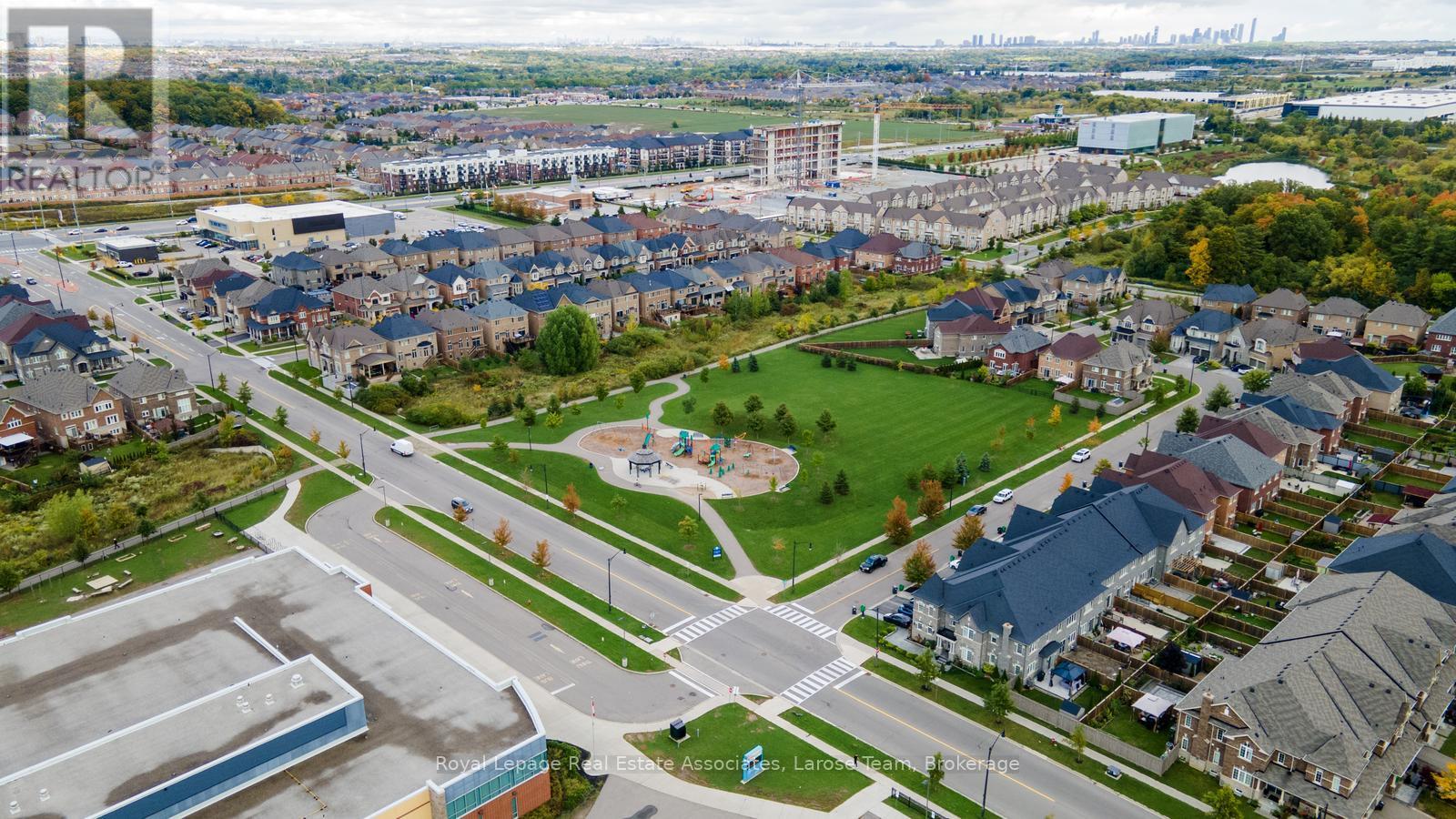 Main & 2nd Flr. - 26 Perdita Road, Brampton, Ontario  L6Y 6B3 - Photo 43 - W12637128