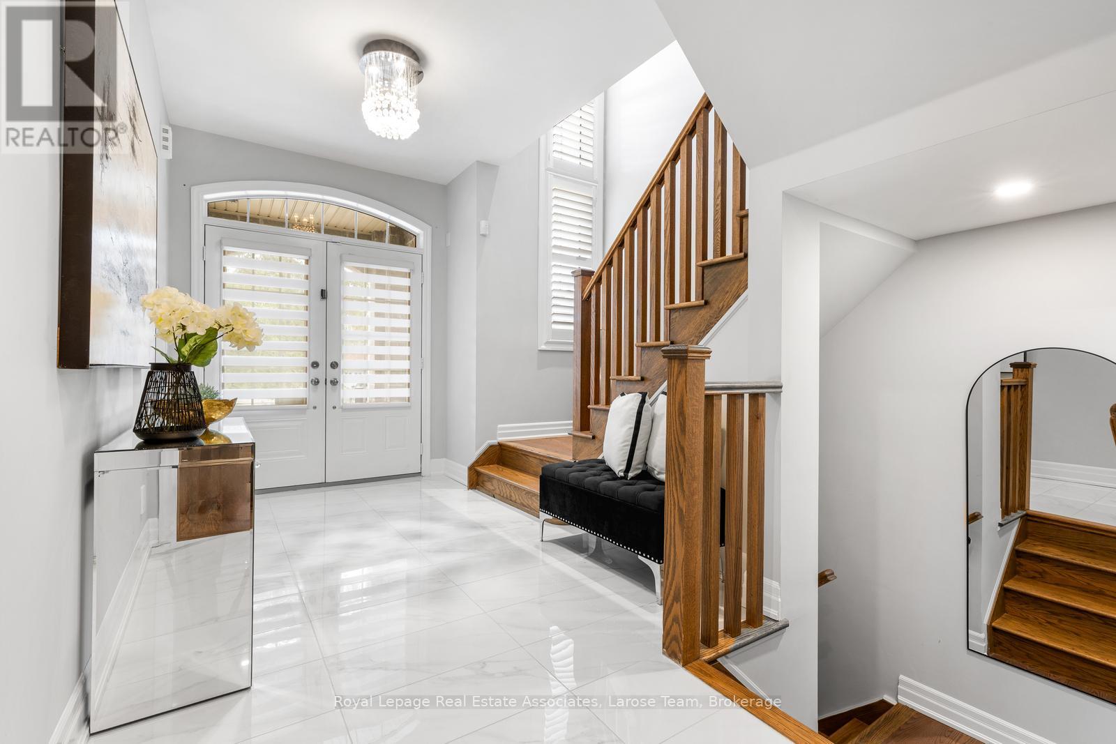 Main & 2nd Flr. - 26 Perdita Road, Brampton, Ontario  L6Y 6B3 - Photo 5 - W12637128