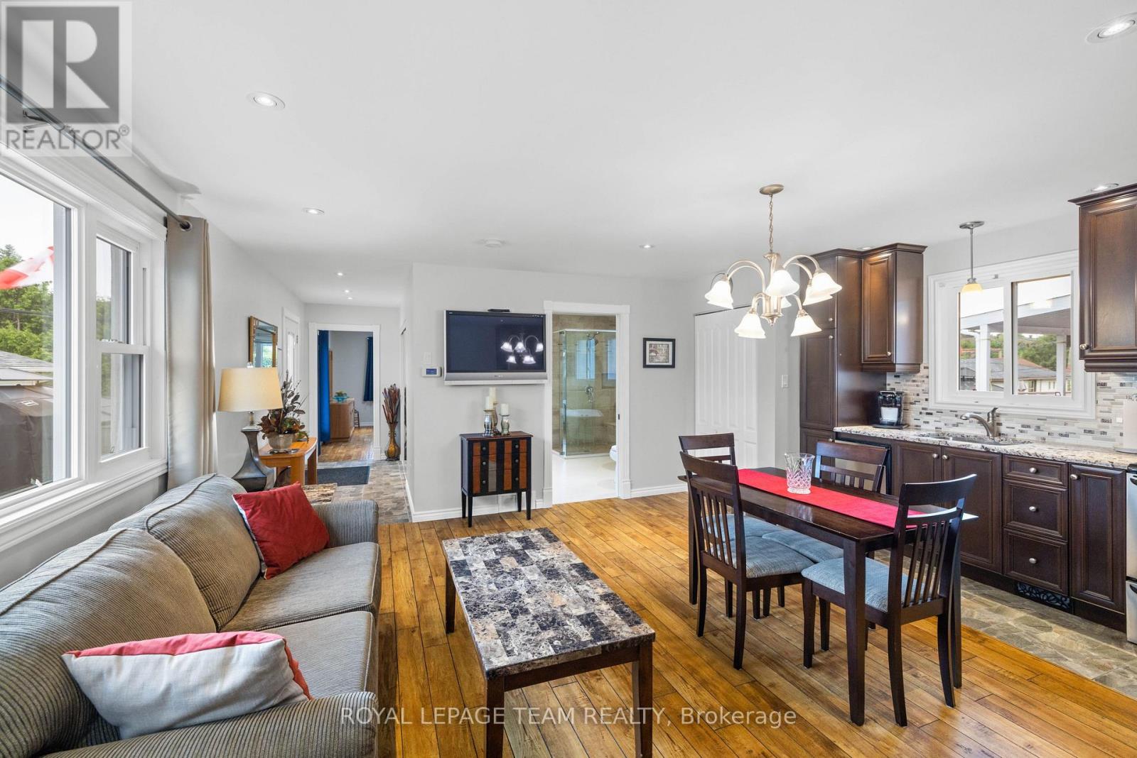 1396 Maxime Street, Ottawa, Ontario  K1B 3L1 - Photo 7 - X12487922