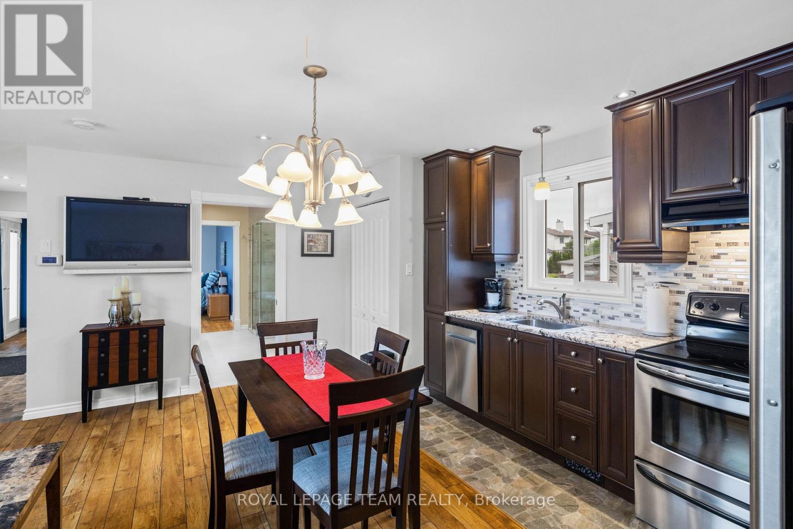 1396 Maxime Street, Ottawa, Ontario  K1B 3L1 - Photo 8 - X12487922