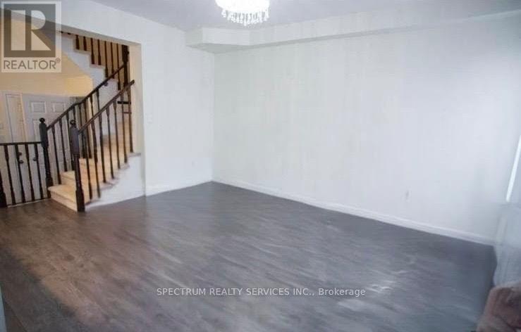 96 Warner Lane, Brantford, Ontario  N3T 0J3 - Photo 4 - X12457497