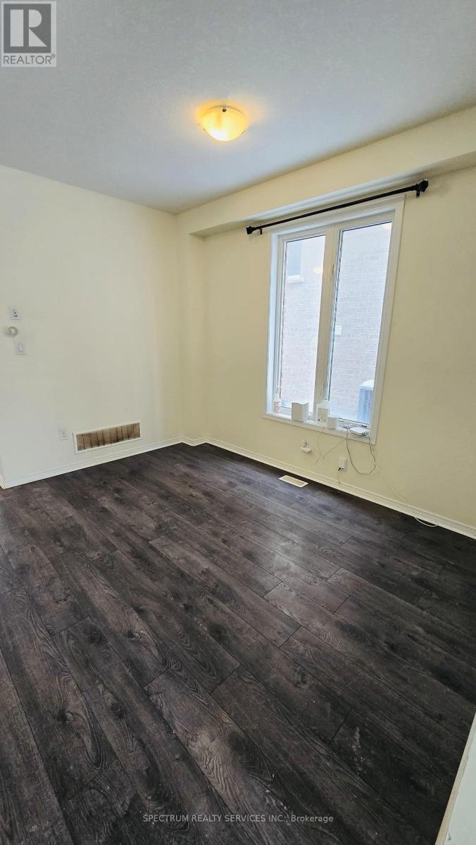 96 Warner Lane, Brantford, Ontario  N3T 0J3 - Photo 8 - X12457497