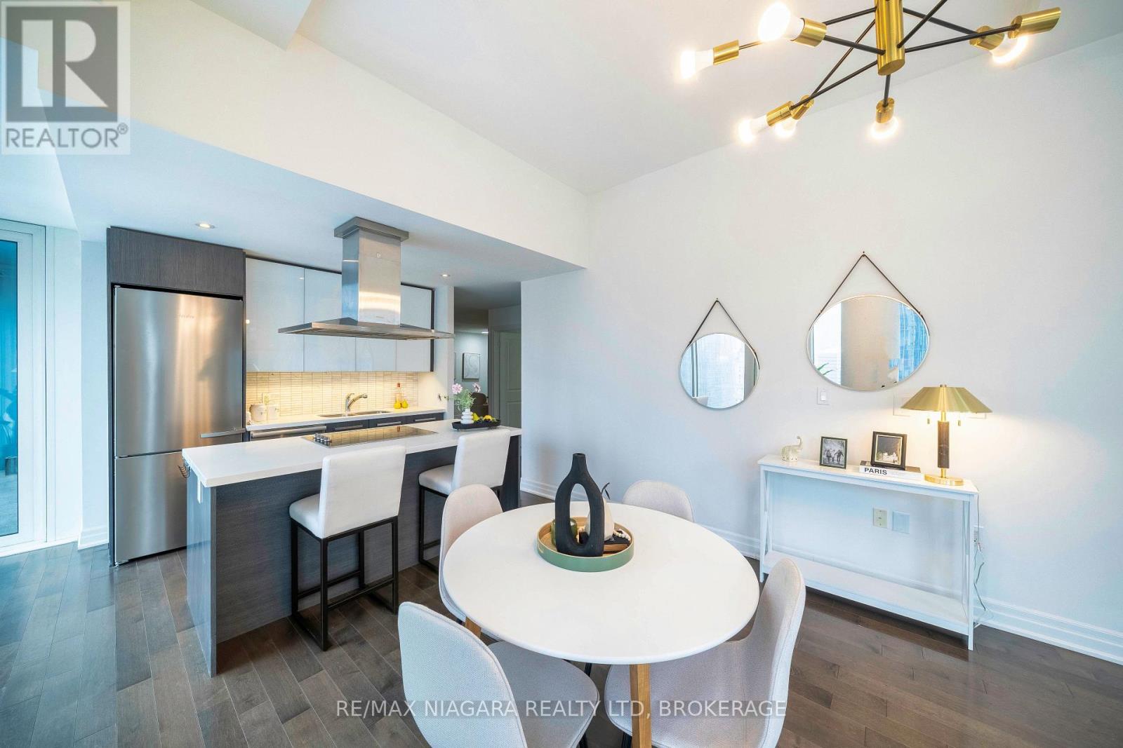 2802 - 8 The Esplanade Street, Toronto, Ontario  M5E 0A6 - Photo 18 - C12637176