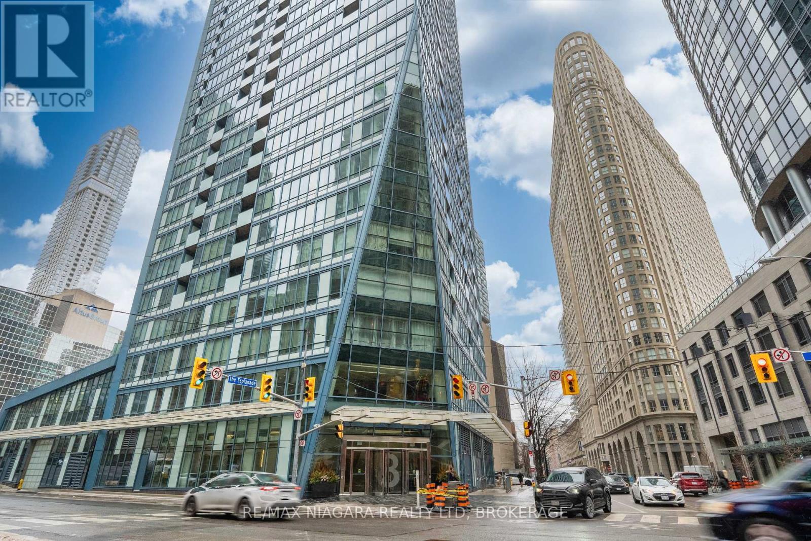 2802 - 8 The Esplanade Street, Toronto, Ontario  M5E 0A6 - Photo 2 - C12637176