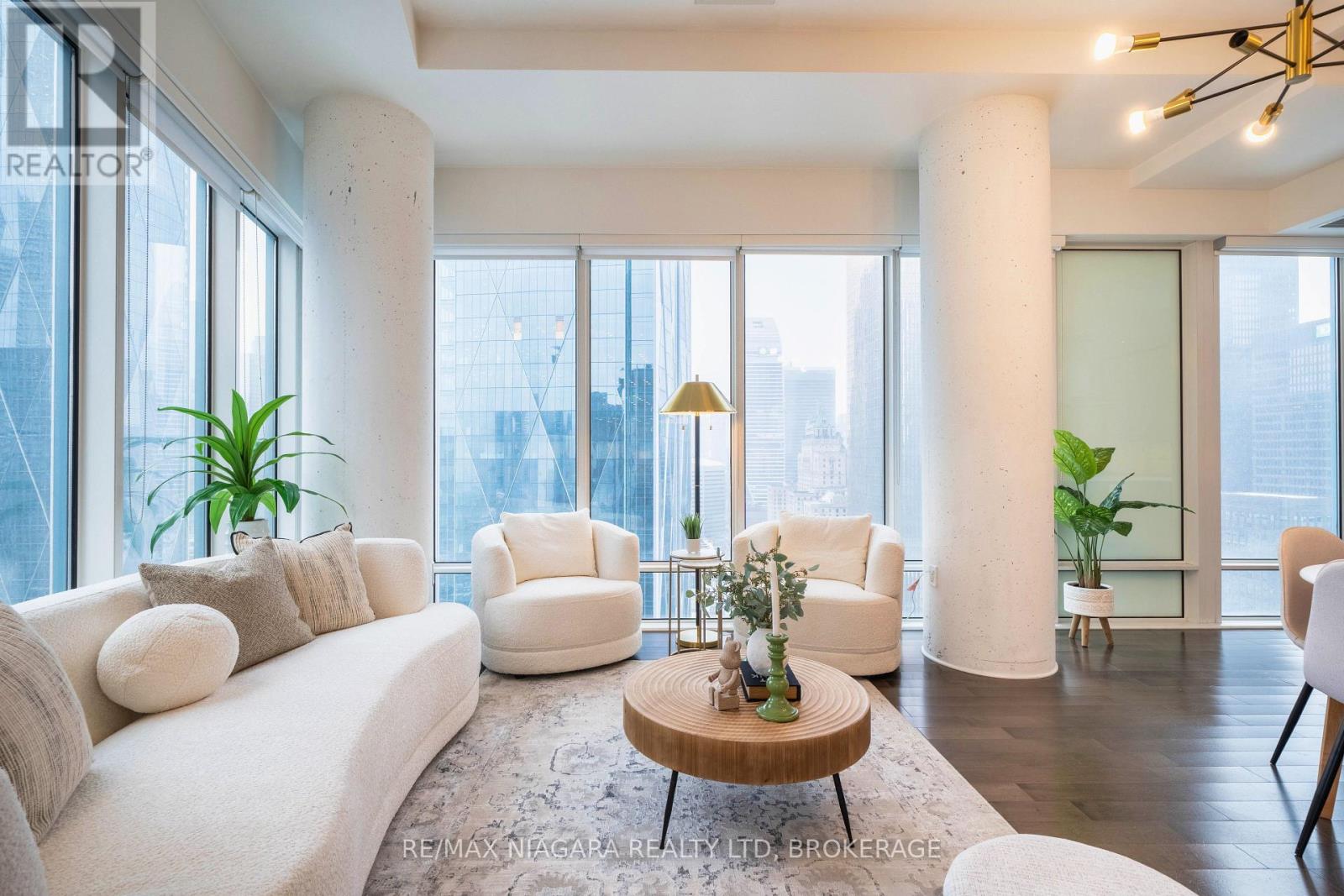 2802 - 8 The Esplanade Street, Toronto, Ontario  M5E 0A6 - Photo 23 - C12637176