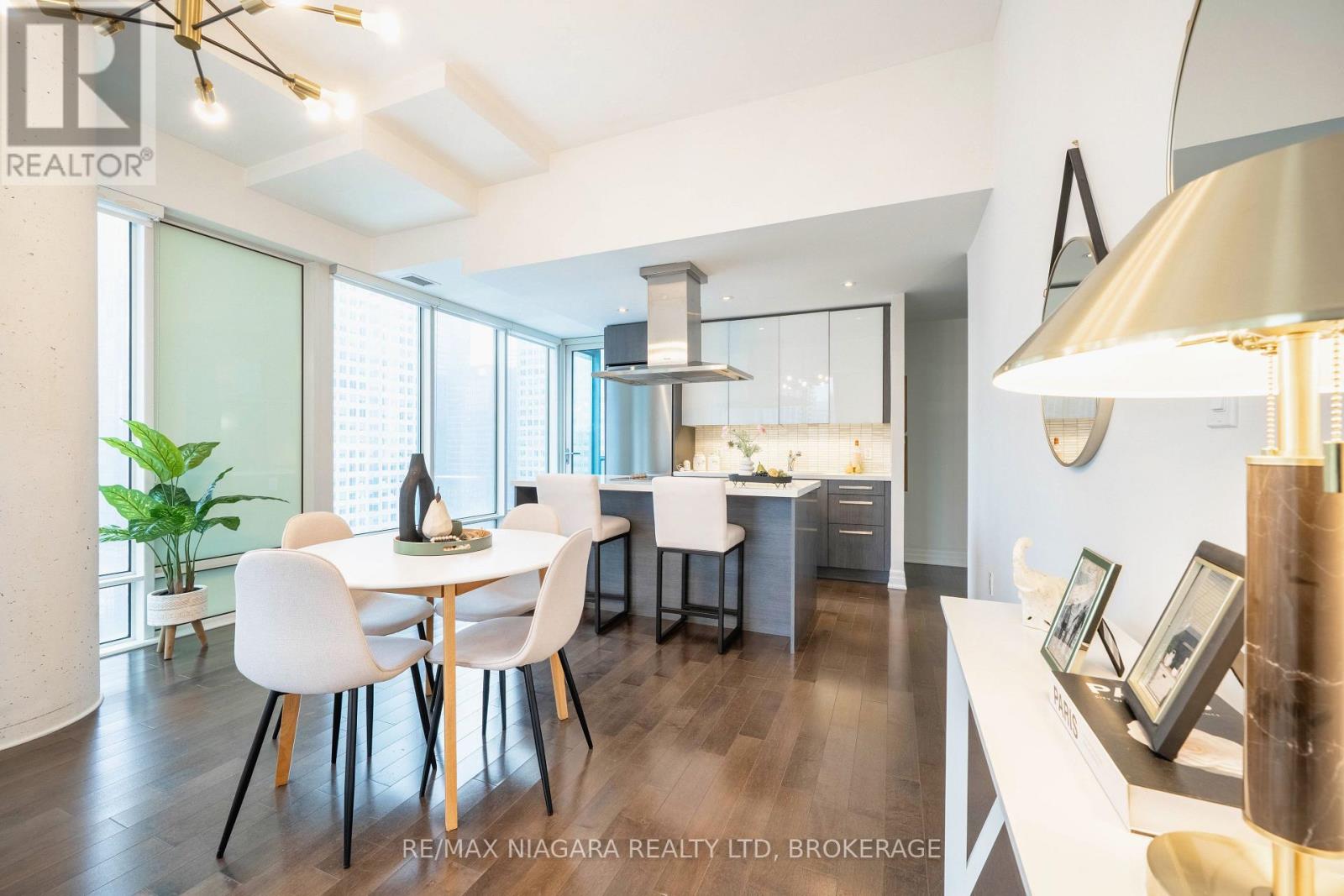 2802 - 8 The Esplanade Street, Toronto, Ontario  M5E 0A6 - Photo 25 - C12637176