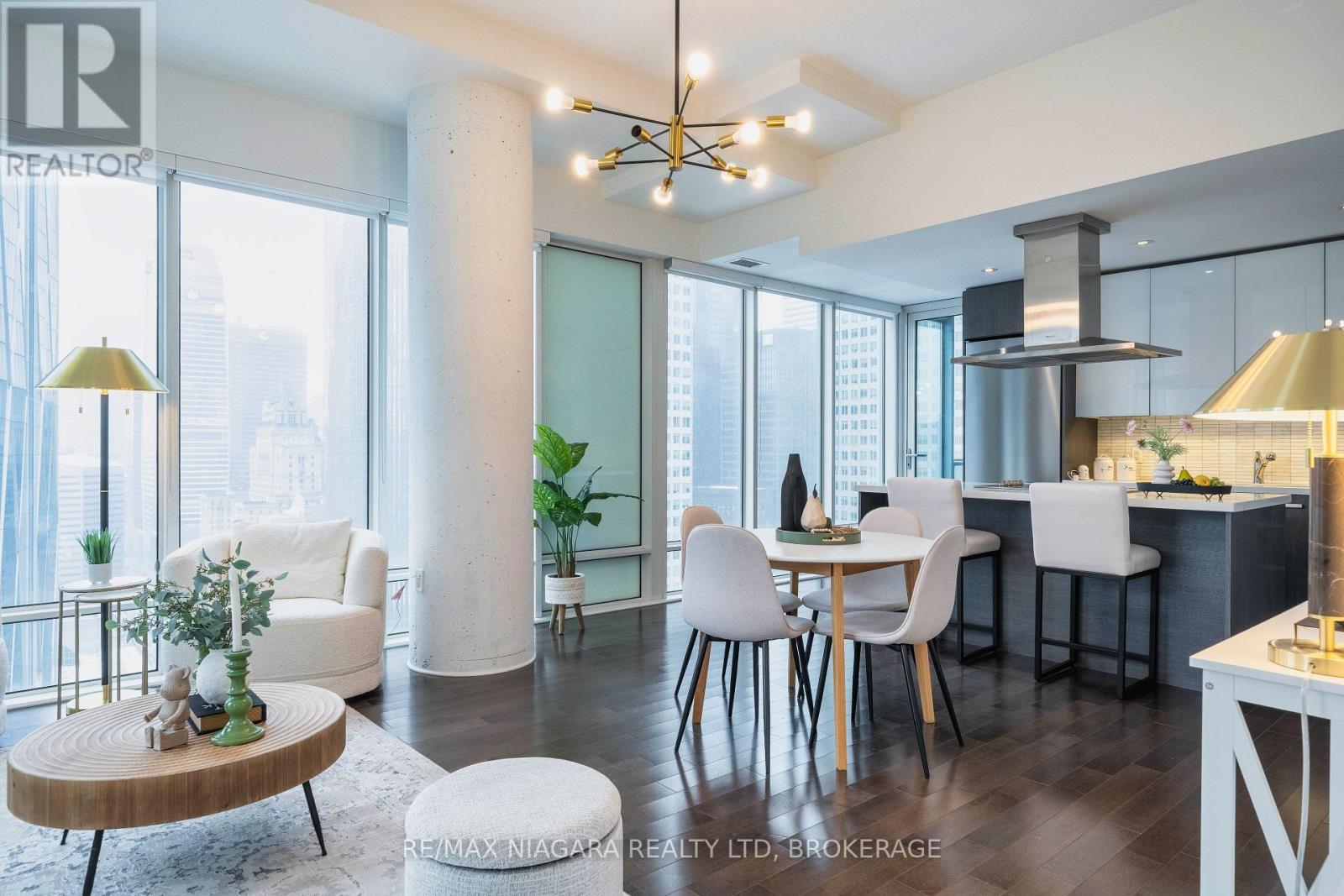 2802 - 8 The Esplanade Street, Toronto, Ontario  M5E 0A6 - Photo 26 - C12637176