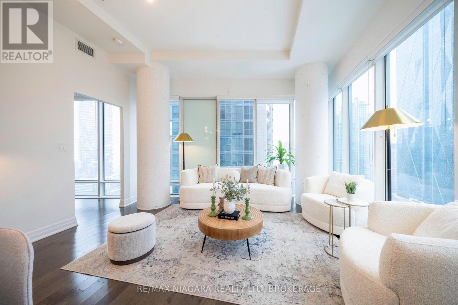 2802 - 8 The Esplanade Street, Toronto, Ontario  M5E 0A6 - Photo 28 - C12637176