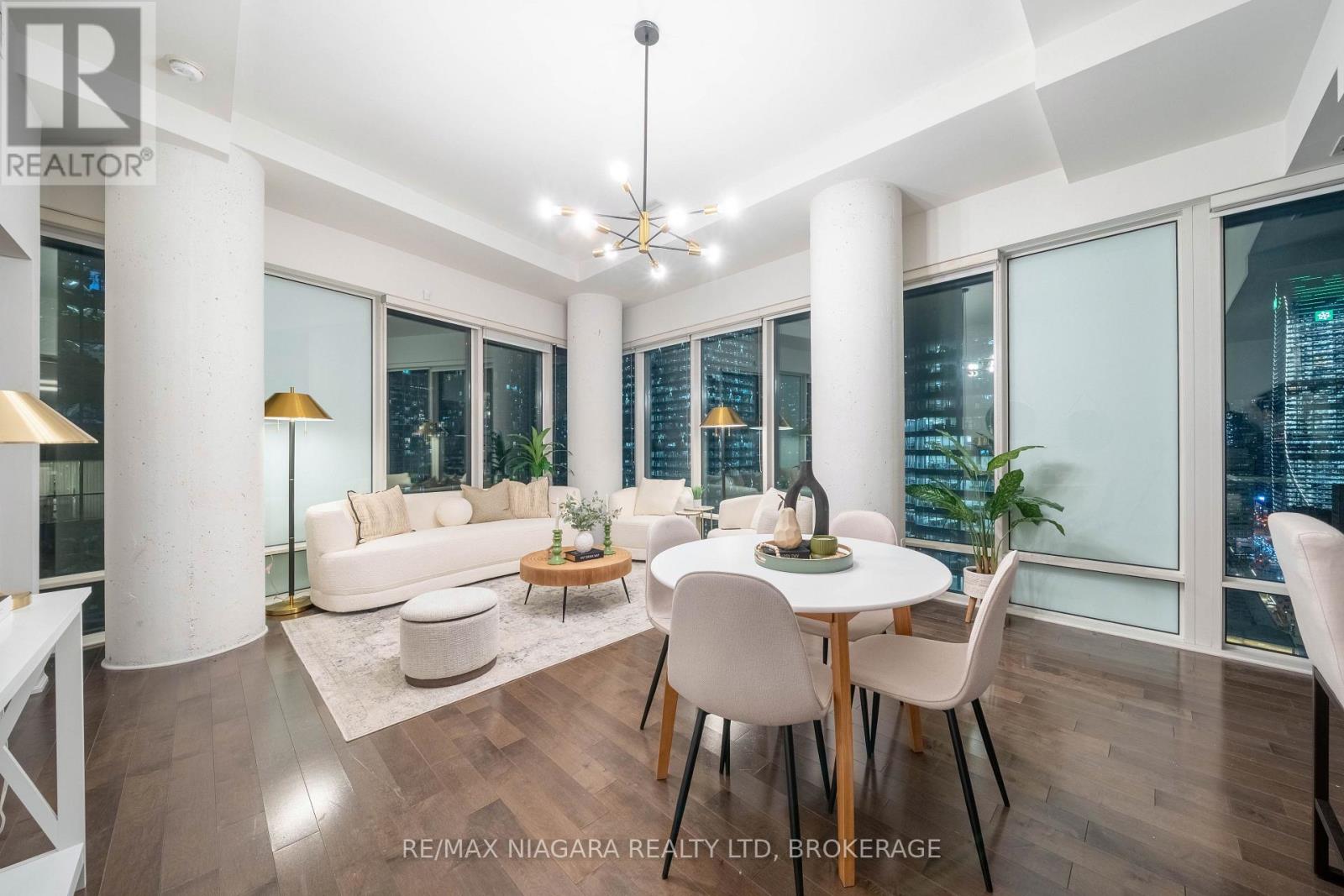 2802 - 8 The Esplanade Street, Toronto, Ontario  M5E 0A6 - Photo 38 - C12637176