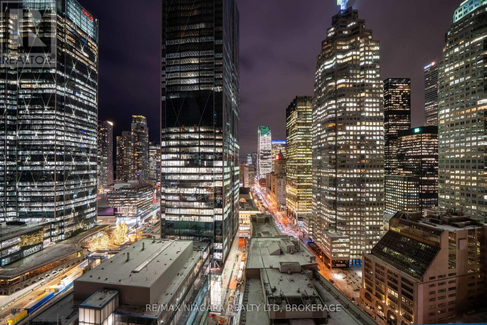 2802 - 8 The Esplanade Street, Toronto, Ontario  M5E 0A6 - Photo 41 - C12637176