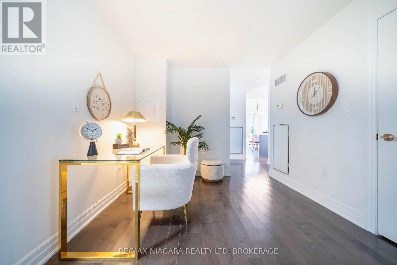 2802 - 8 The Esplanade Street, Toronto, Ontario  M5E 0A6 - Photo 5 - C12637176