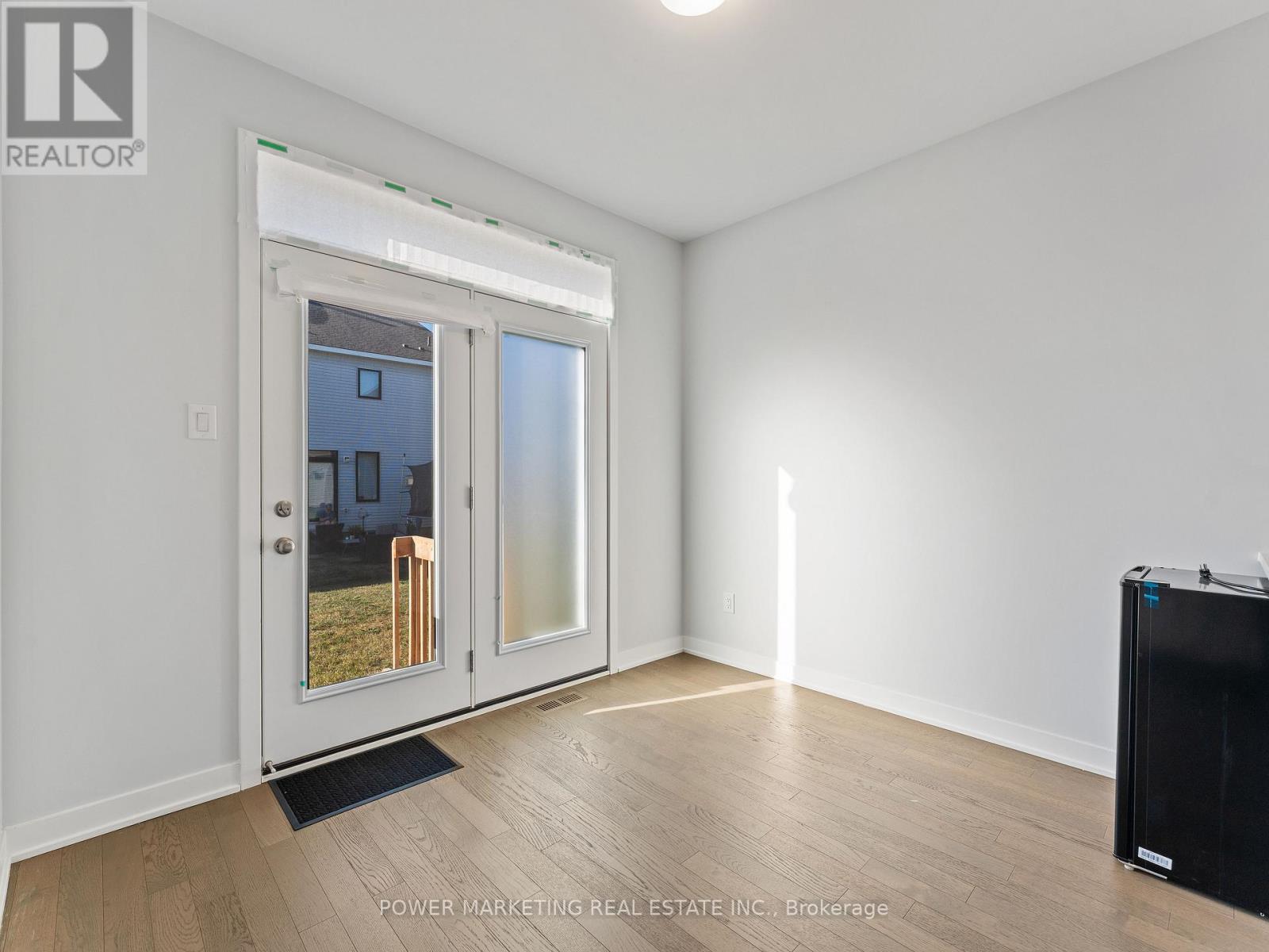 1017 Curraglass Walk, Ottawa, Ontario  K2S 3A6 - Photo 11 - X12637130