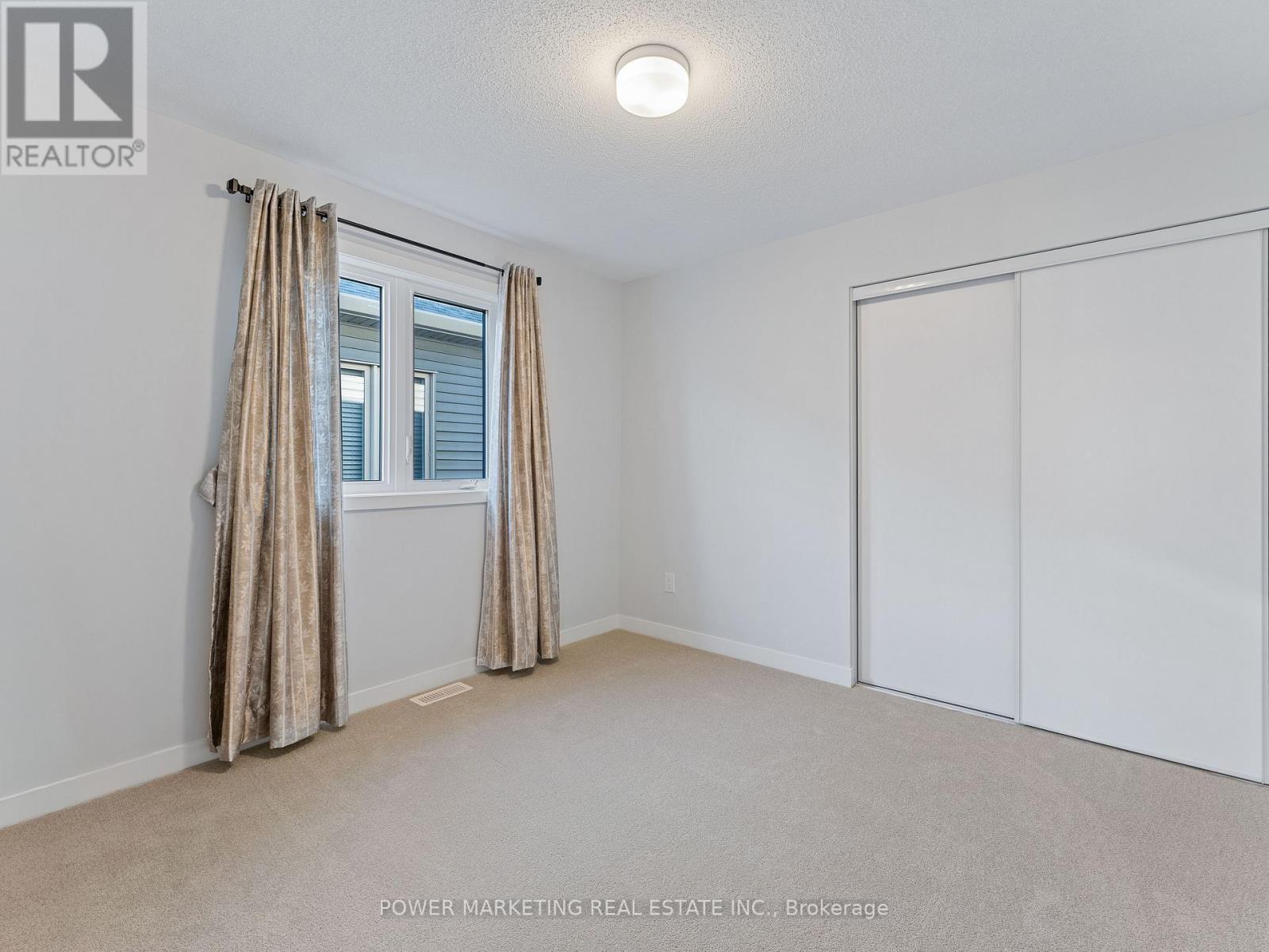 1017 Curraglass Walk, Ottawa, Ontario  K2S 3A6 - Photo 21 - X12637130