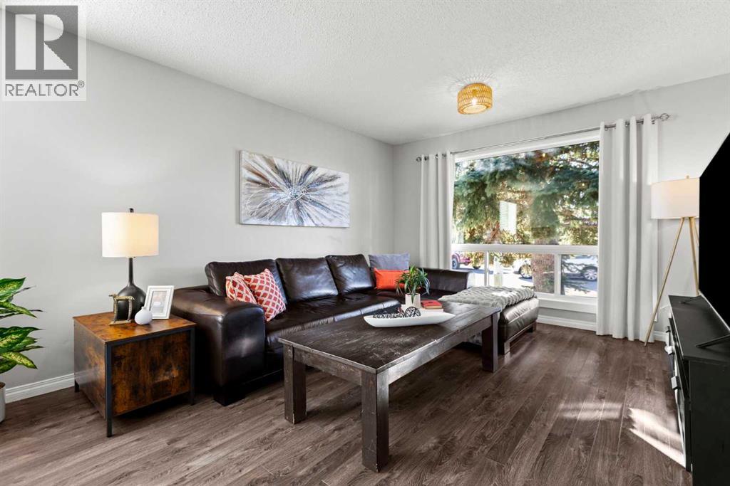 17 Welch Crescent, Okotoks, Alberta  T1S 1H2 - Photo 6 - A2274866