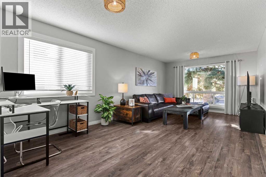 17 Welch Crescent, Okotoks, Alberta  T1S 1H2 - Photo 10 - A2274866