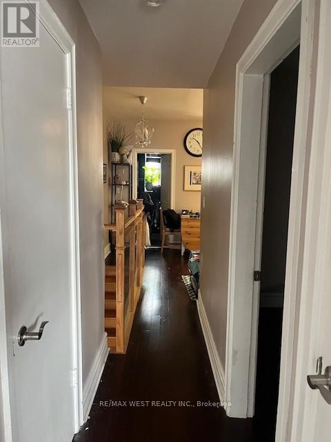 2nd Fl - 247 Lansdowne Avenue, Toronto, Ontario  M6K 2W2 - Photo 6 - C12637136