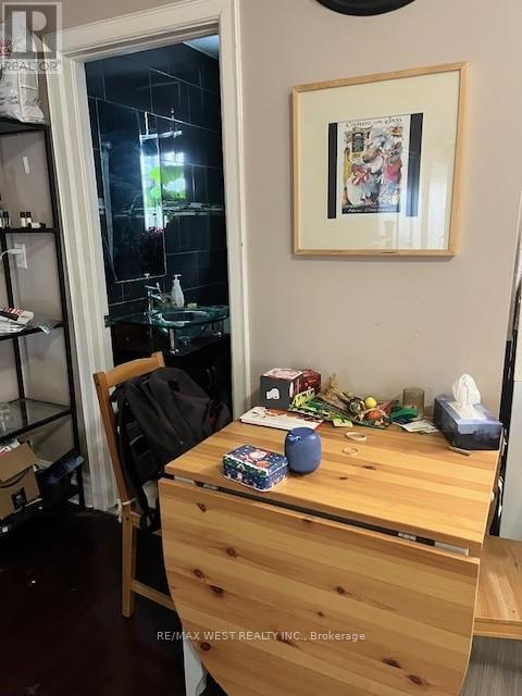 2nd Fl - 247 Lansdowne Avenue, Toronto, Ontario  M6K 2W2 - Photo 8 - C12637136