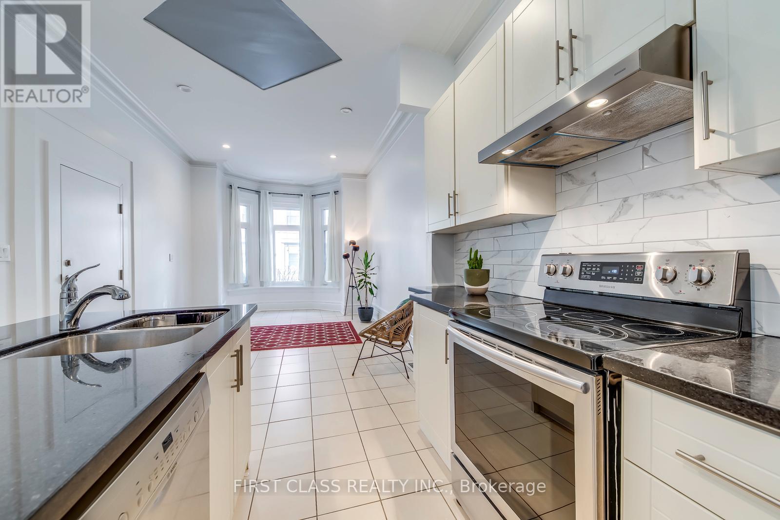 Main Floor - 392 Parliament Street, Toronto, Ontario  M5A 2Z7 - Photo 10 - C12637142