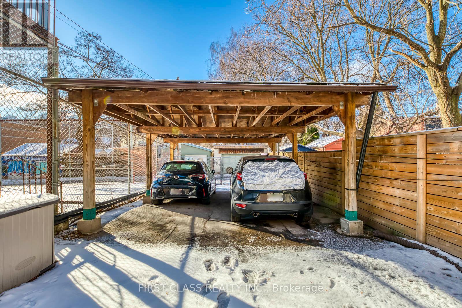 Main Floor - 392 Parliament Street, Toronto, Ontario  M5A 2Z7 - Photo 2 - C12637142