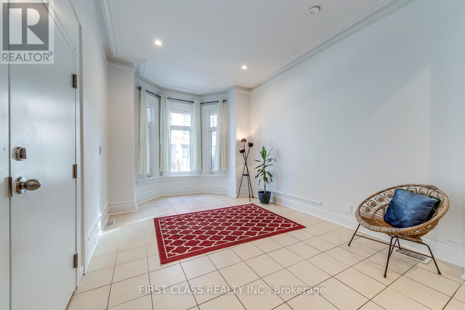 Main Floor - 392 Parliament Street, Toronto, Ontario  M5A 2Z7 - Photo 6 - C12637142