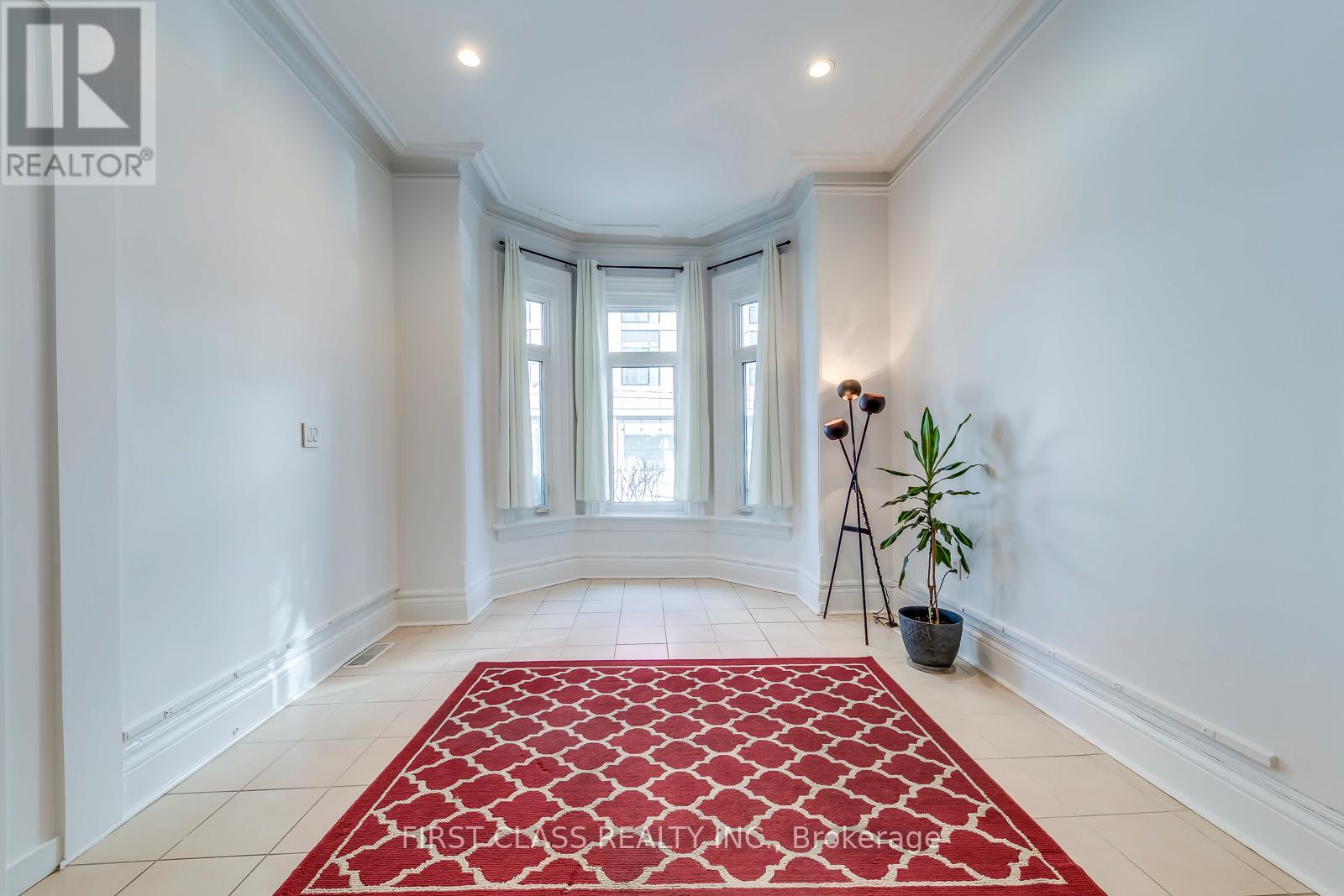 Main Floor - 392 Parliament Street, Toronto, Ontario  M5A 2Z7 - Photo 8 - C12637142